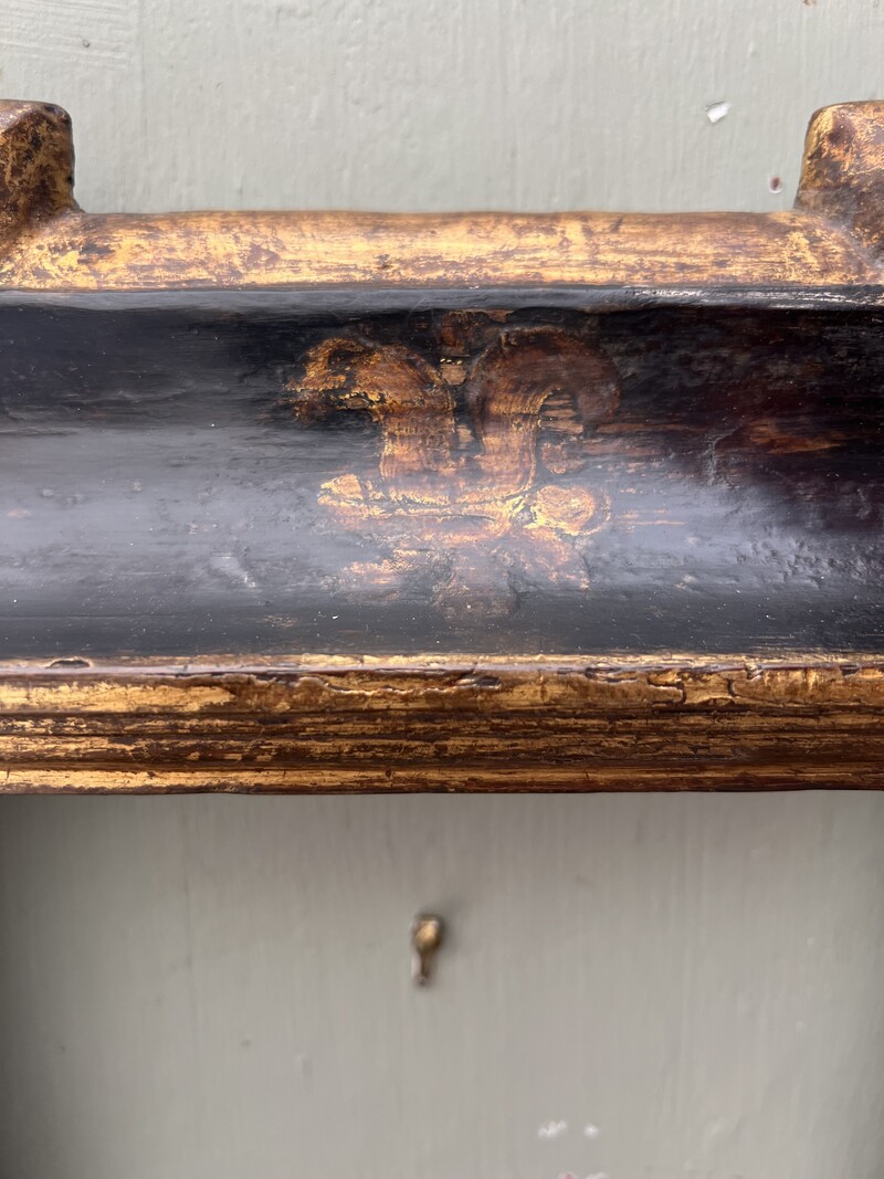 Gilt and lacquered wood frame, 17th century Spain